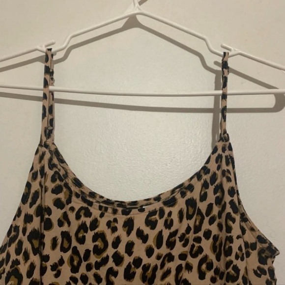 𝅺3/$30 Cheetah print cropped low high cami top Camisole tank - Picture 2 of 6